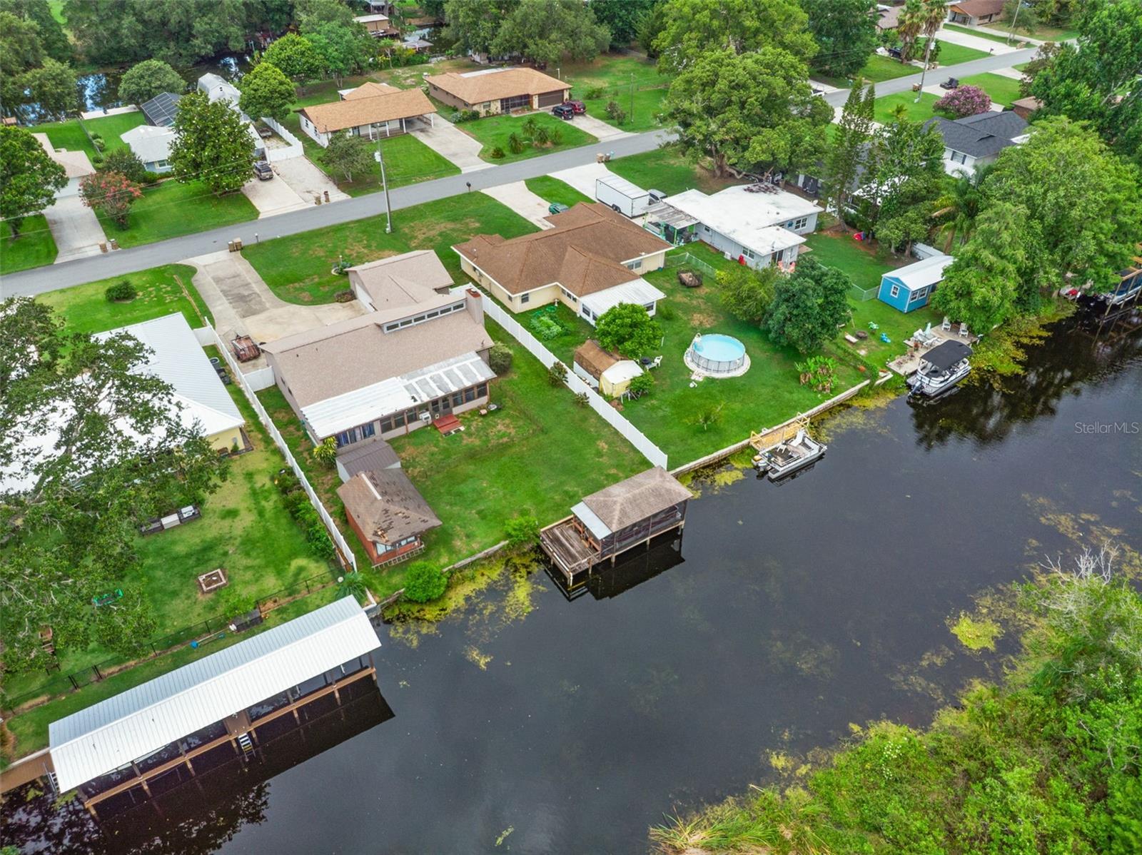 Image 4 of 42 For 27714 Lois Drive