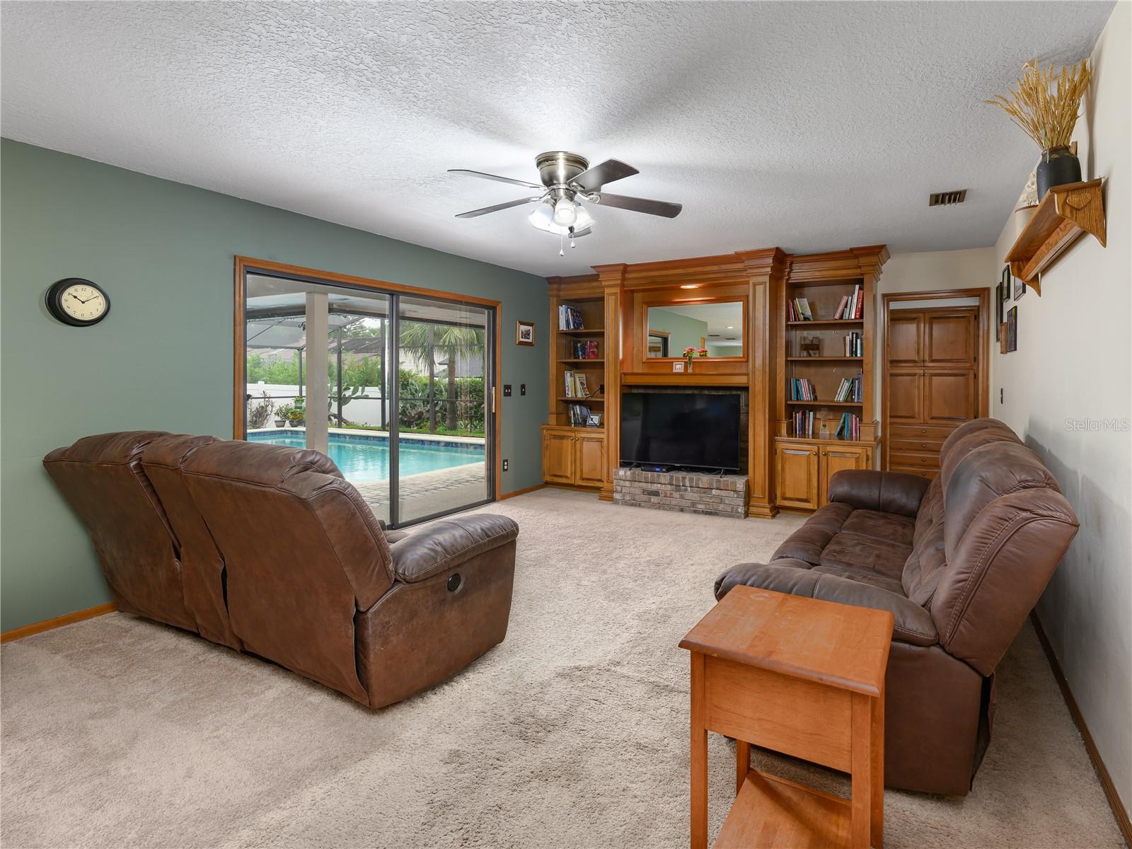 Image 10 of 33 For 985 Willow Run Lane
