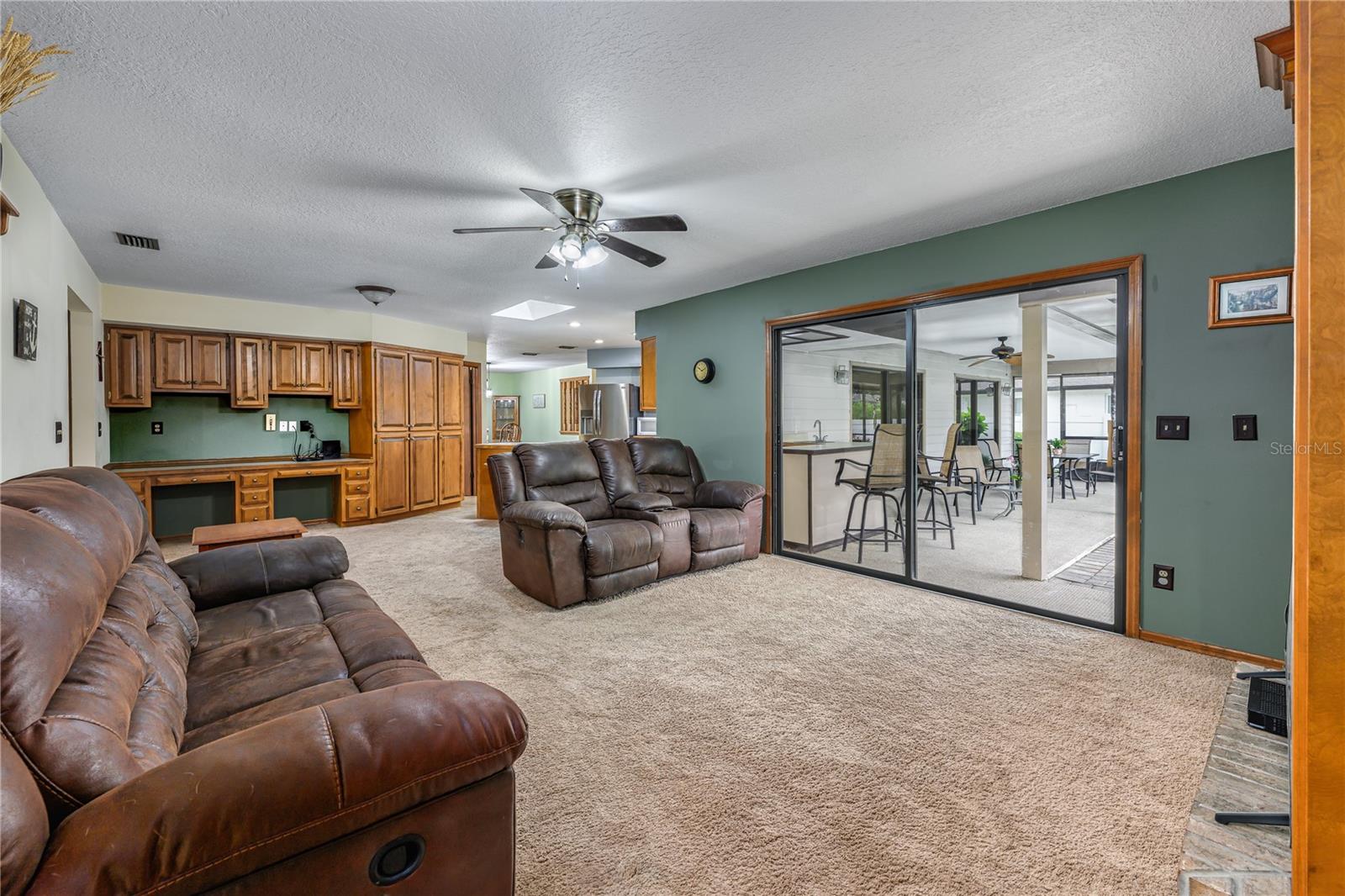 Image 11 of 33 For 985 Willow Run Lane
