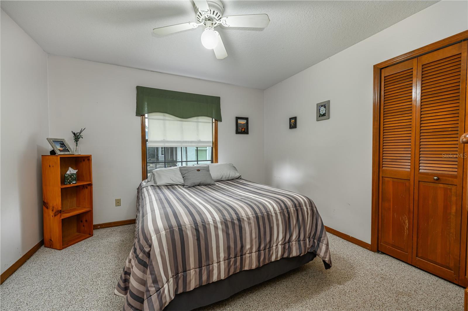 Image 12 of 33 For 985 Willow Run Lane