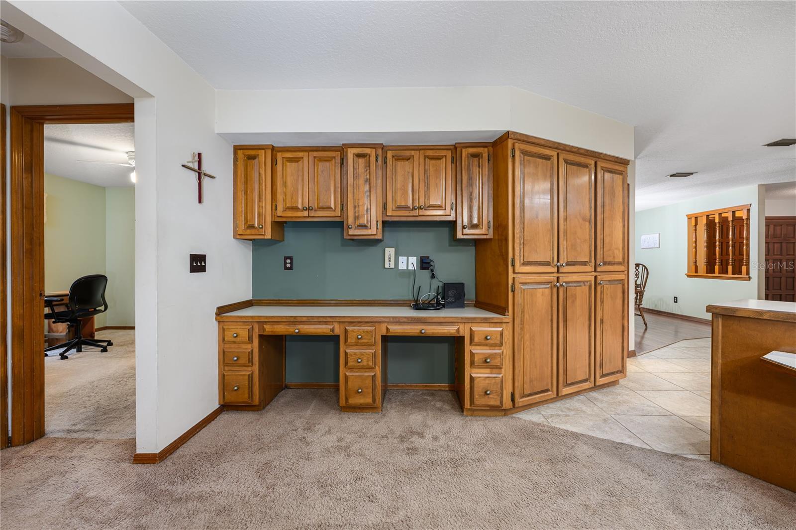 Image 18 of 33 For 985 Willow Run Lane