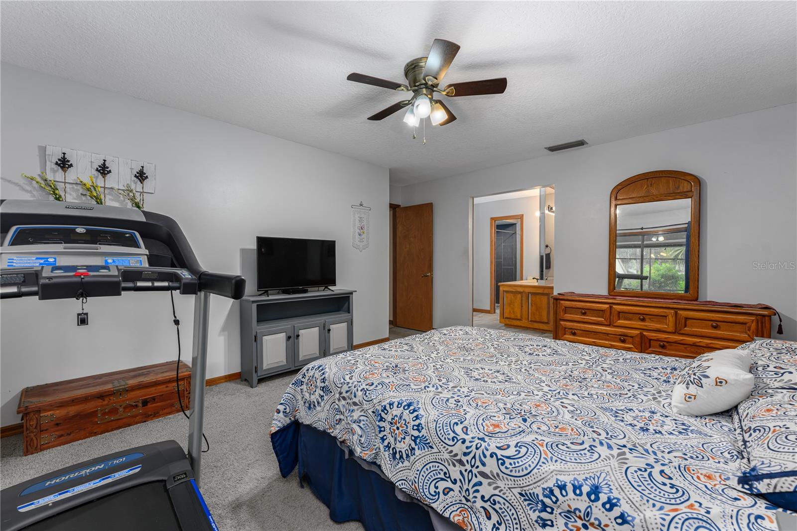 Image 21 of 33 For 985 Willow Run Lane