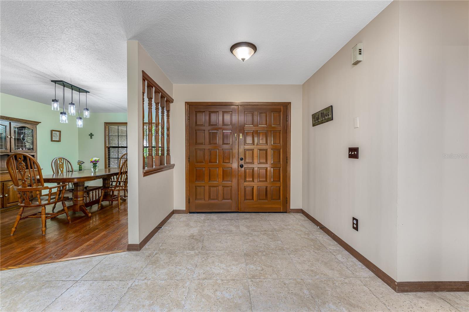 Image 6 of 33 For 985 Willow Run Lane