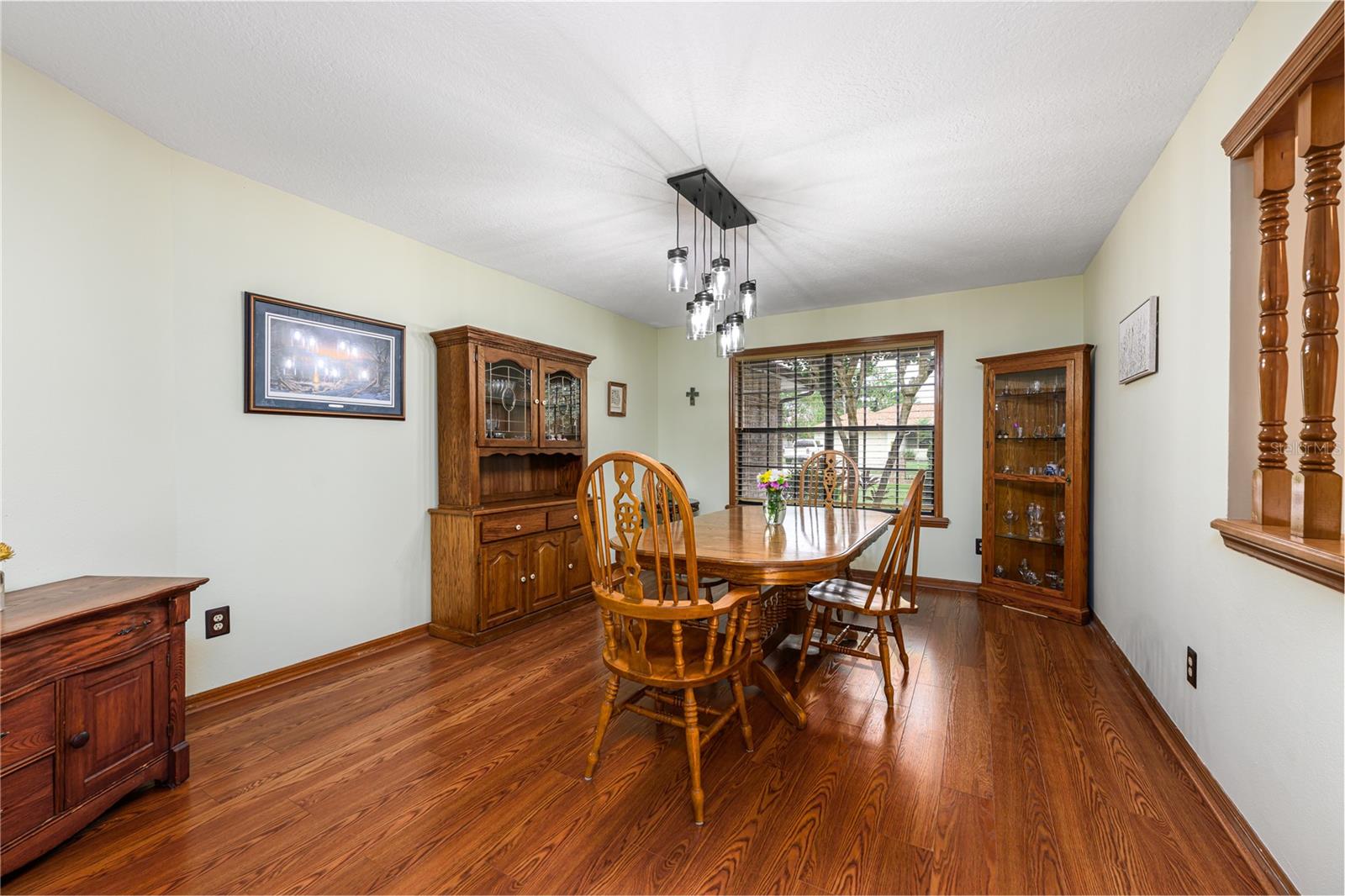 Image 7 of 33 For 985 Willow Run Lane