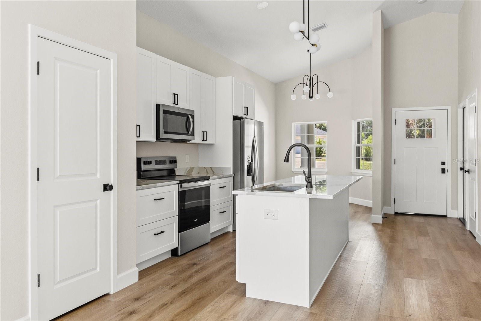 Image 6 of 30 For 817 Mcdonald Avenue