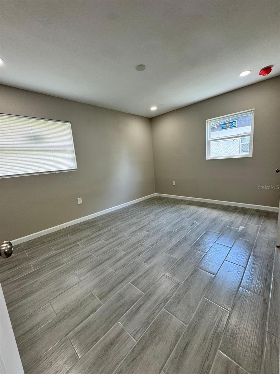 Image 13 of 19 For 1139 Poppy Avenue
