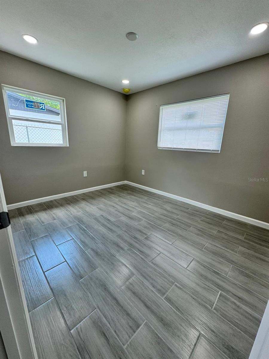 Image 8 of 19 For 1139 Poppy Avenue