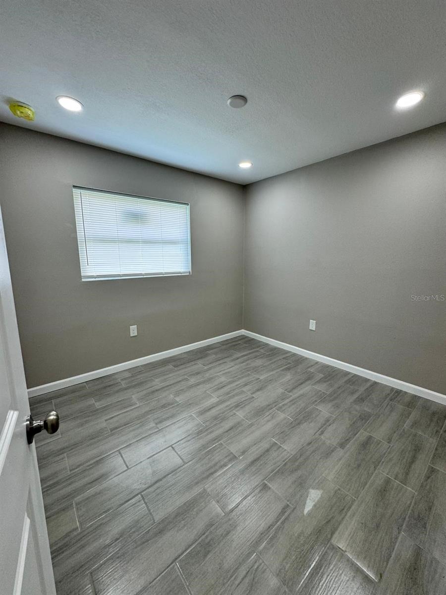 Image 9 of 19 For 1139 Poppy Avenue