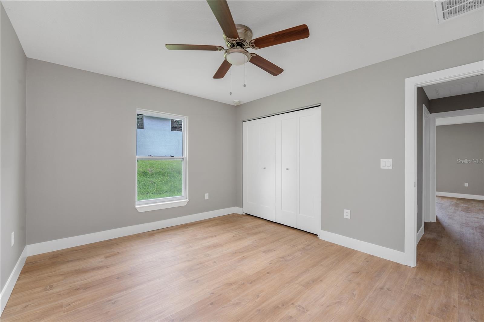 Listing photo id 22 for 9299 Tahiti Way