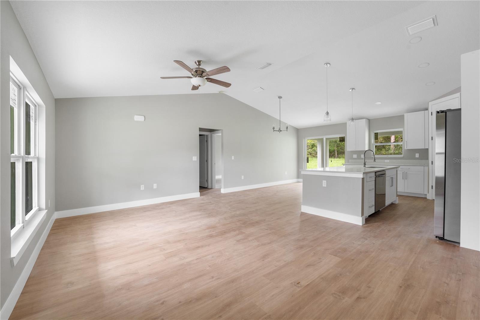 Listing photo id 1 for 9299 Tahiti Way