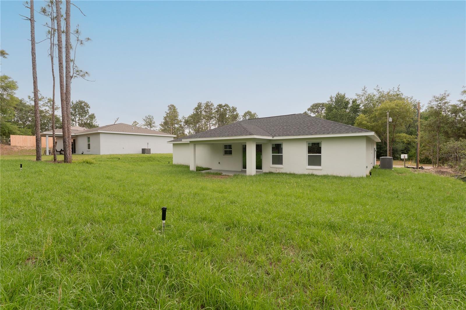 Listing photo id 37 for 9299 Tahiti Way