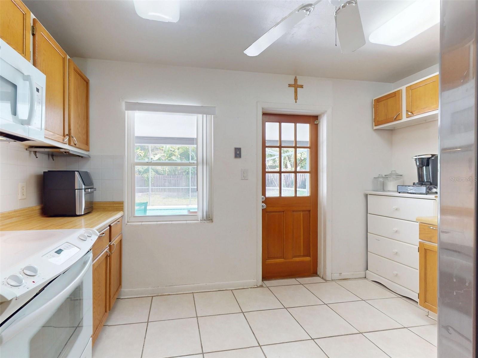 Image 21 of 49 For 720 Meadow Street