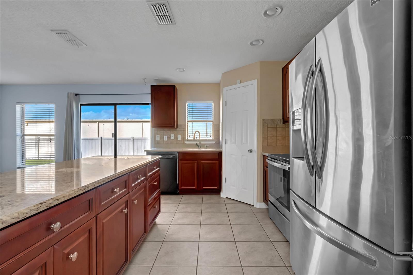 Image 5 of 23 For 2120 Windsor Lake Circle