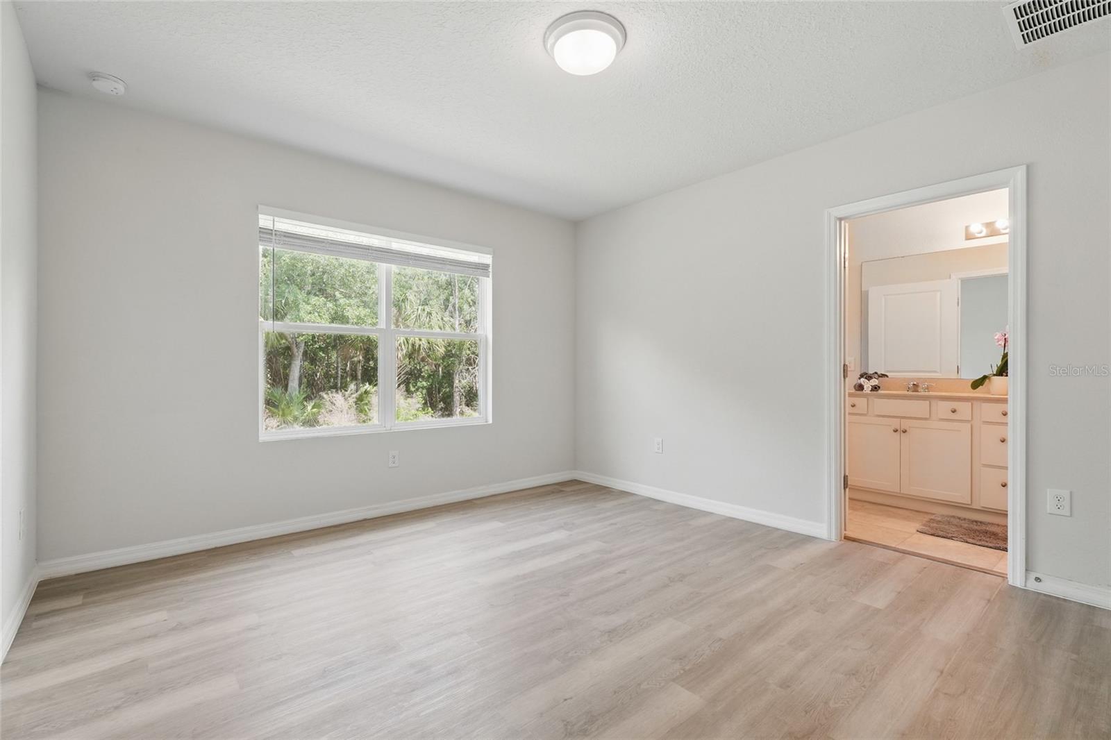 Image 40 of 61 For 5079 Royal Point Avenue