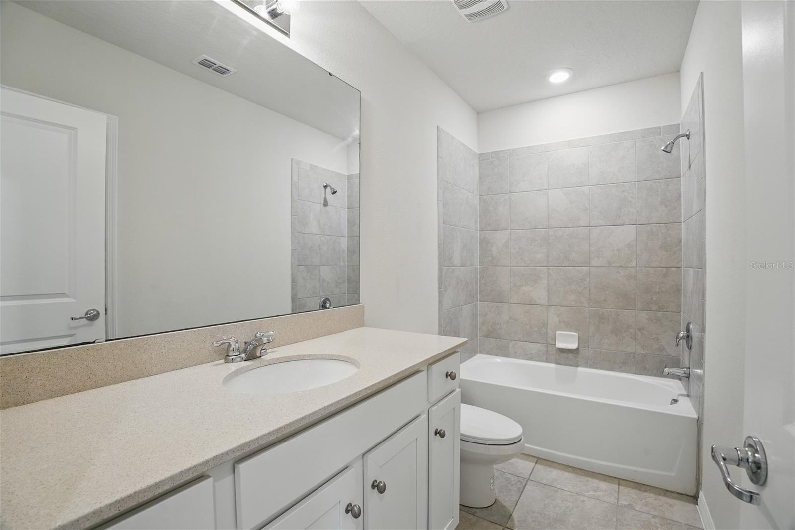 Image 45 of 61 For 5079 Royal Point Avenue