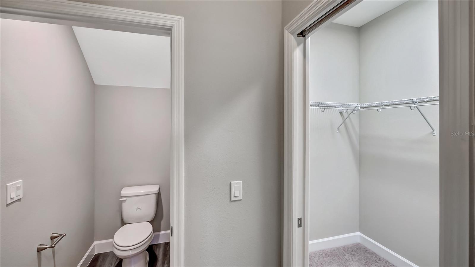 Image 17 of 25 For 8584 Magnificent Lane