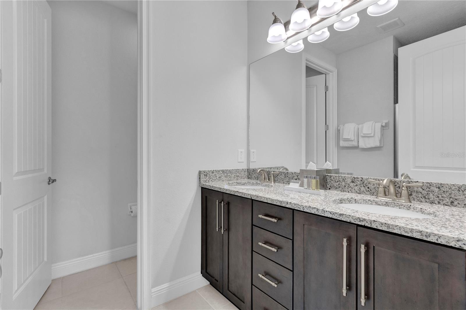 Listing photo id 10 for 7524 Marker Avenue