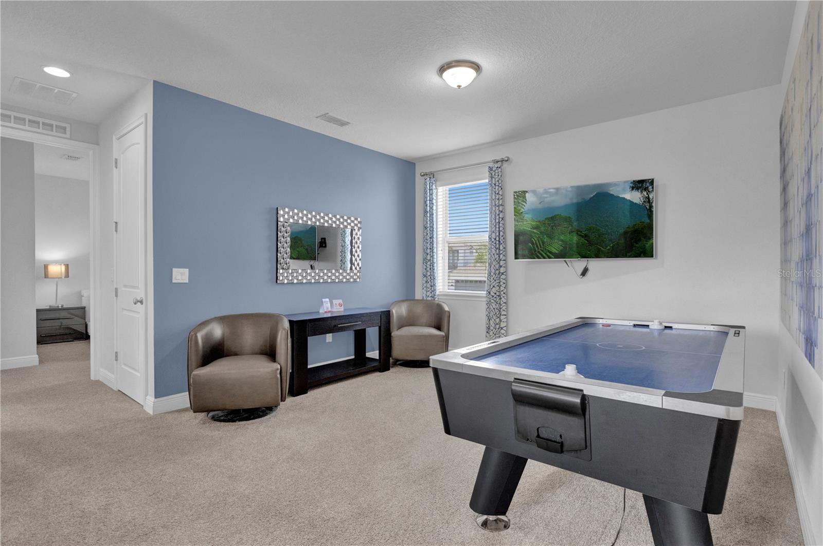 Listing photo id 15 for 7524 Marker Avenue