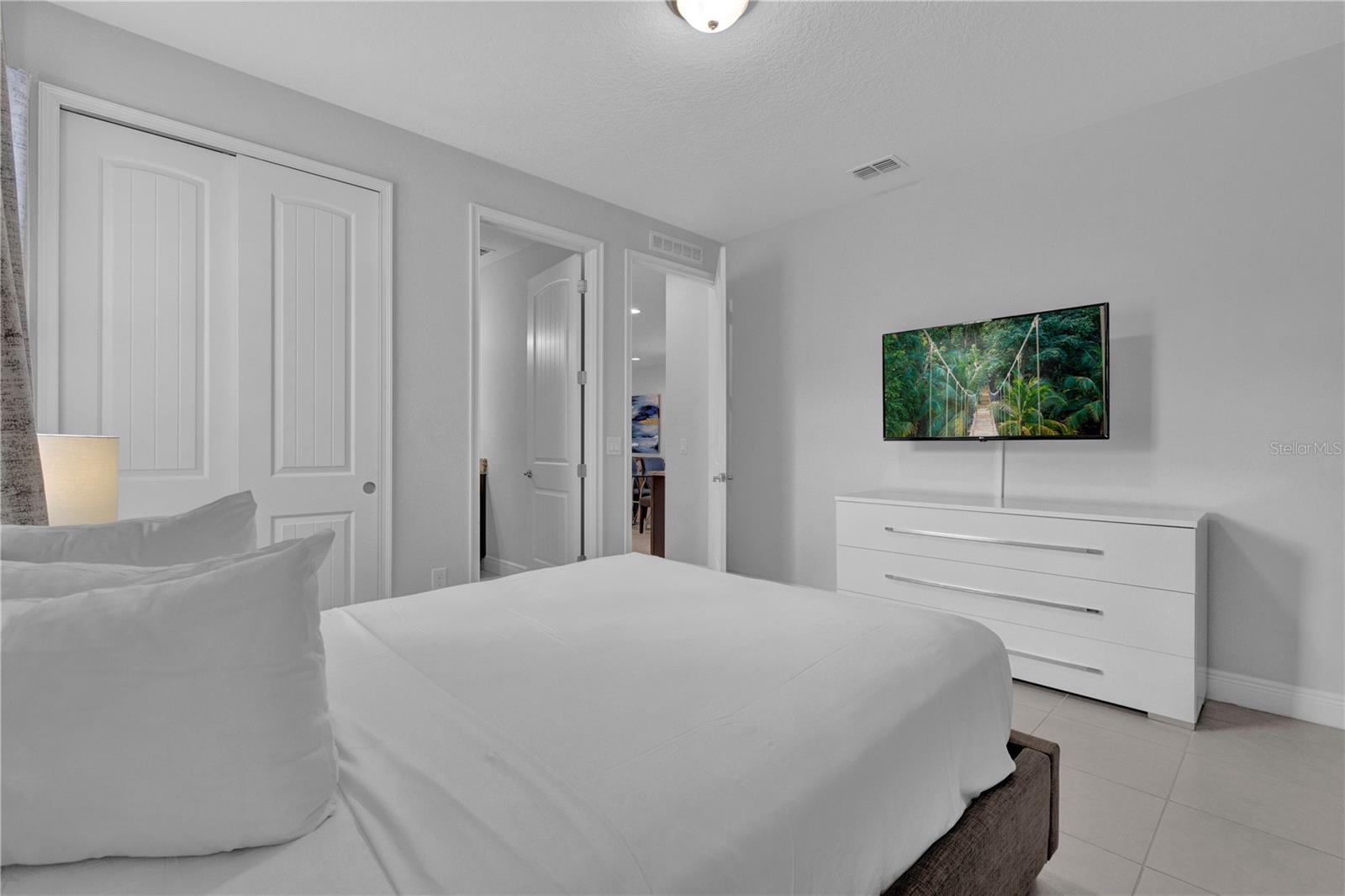 Listing photo id 17 for 7524 Marker Avenue