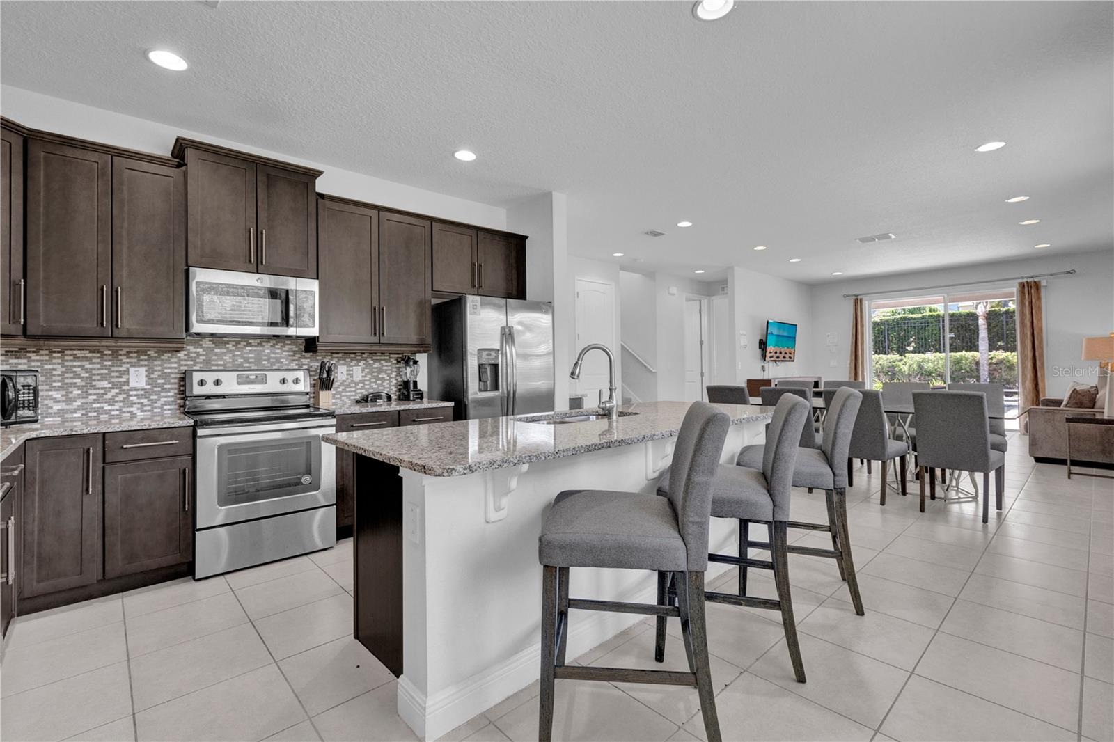 Listing photo id 23 for 7524 Marker Avenue
