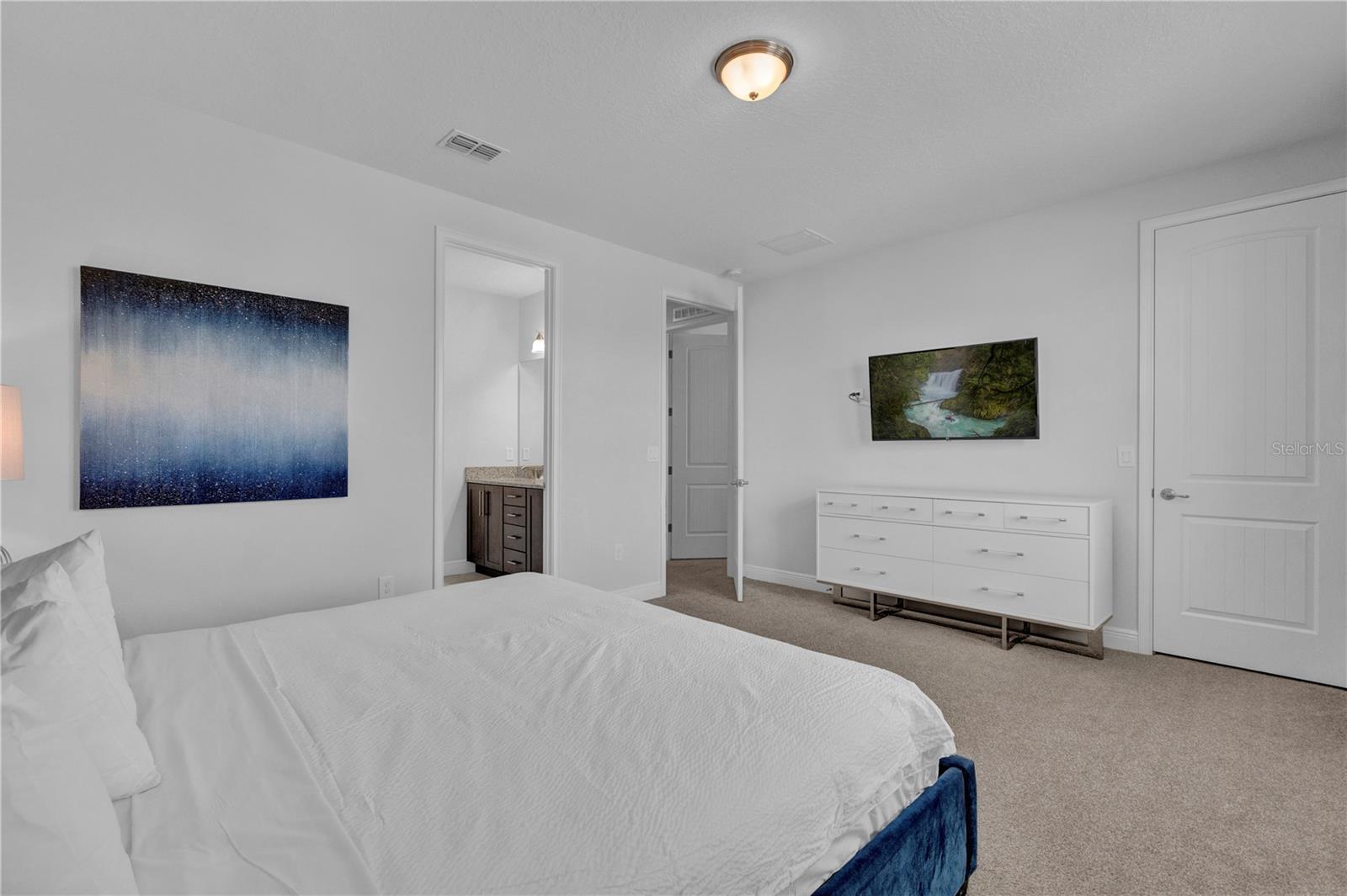 Listing photo id 34 for 7524 Marker Avenue