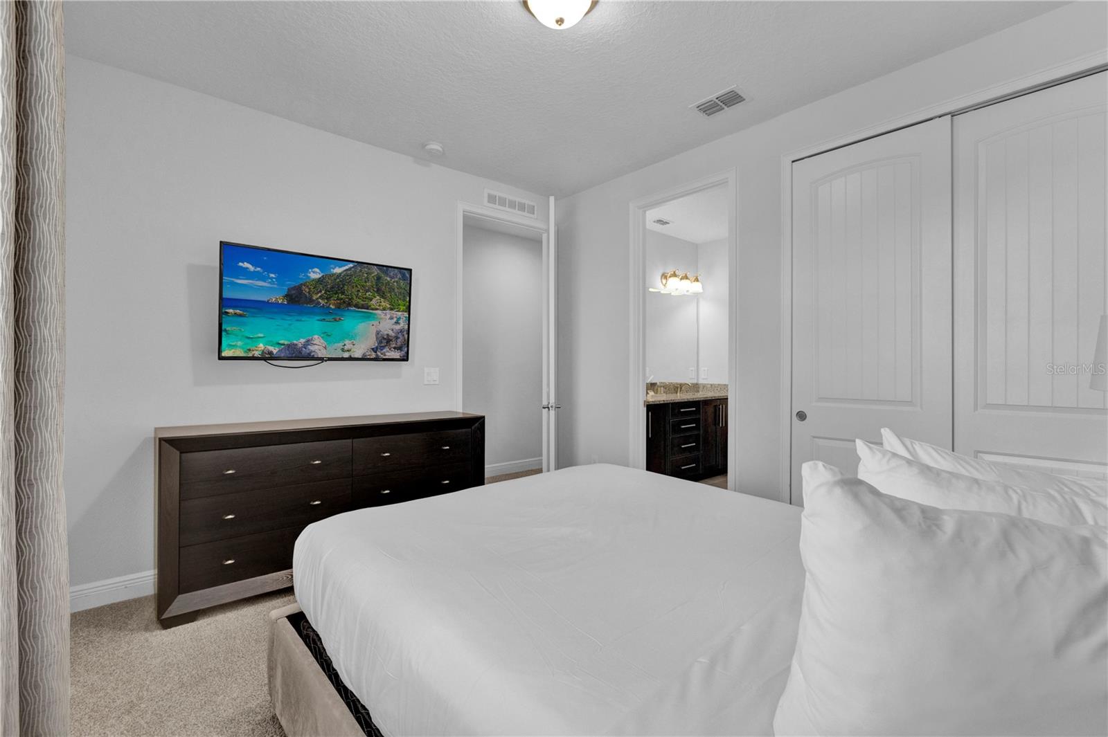Listing photo id 36 for 7524 Marker Avenue