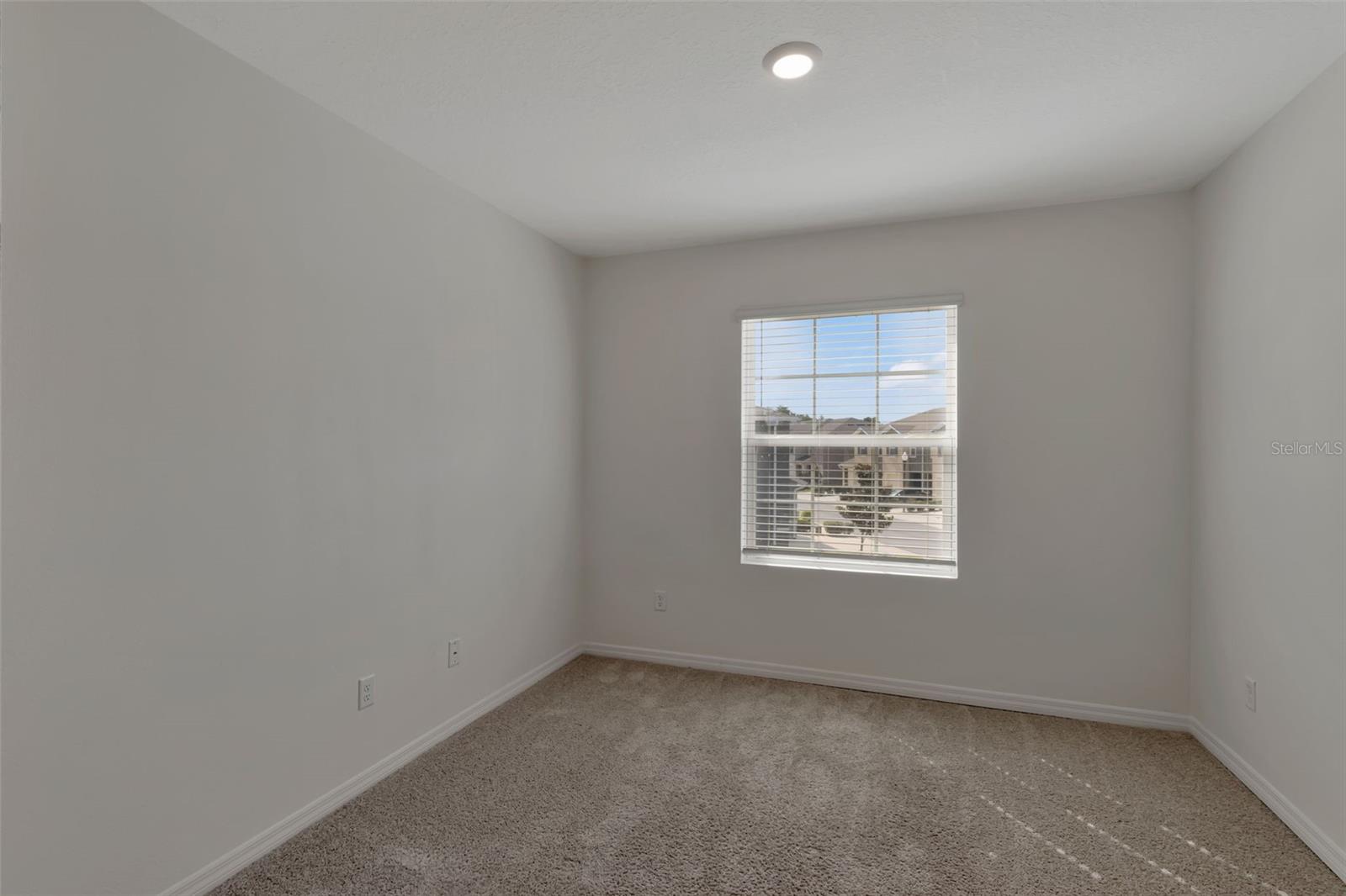 Image 16 of 31 For 1089 Blue Jay Drive