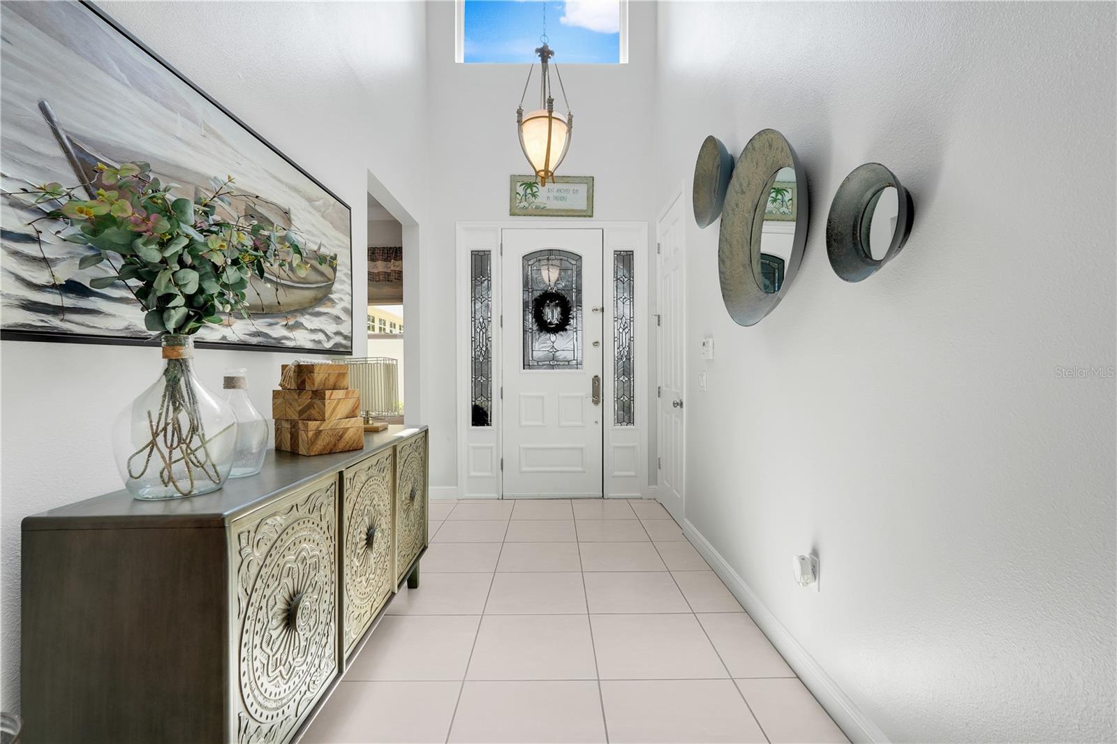 Image 9 of 47 For 217 Lake Cassidy Drive