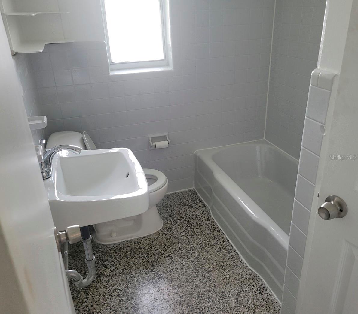 Image 6 of 10 For 70 Griggs Avenue