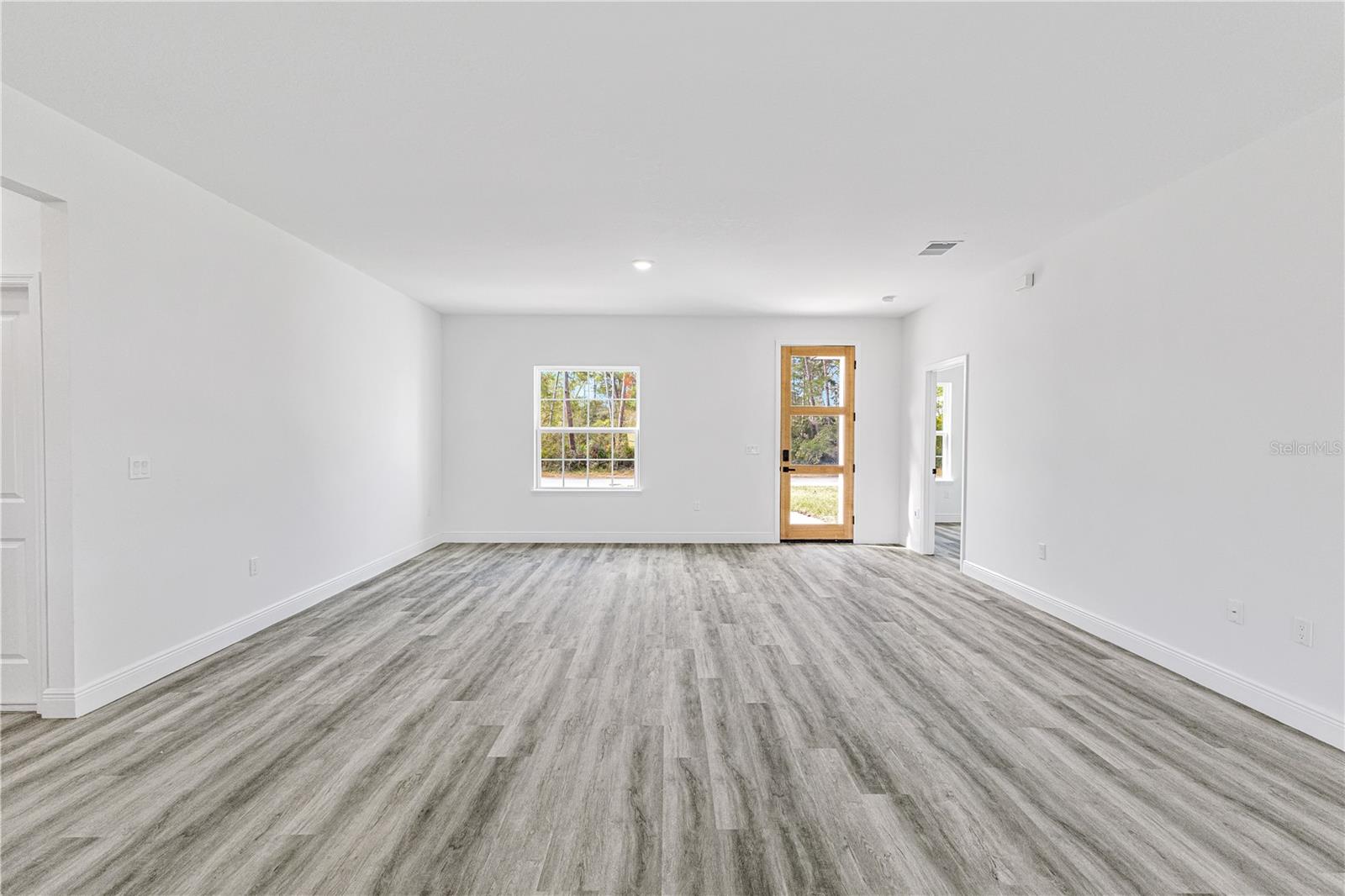 Image 14 of 41 For 3041 168th Loop
