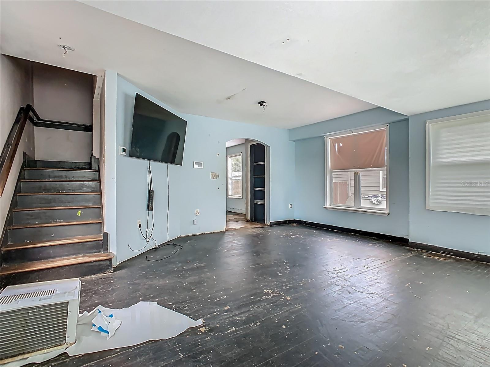 Image 10 of 43 For 1504 Indiana Avenue