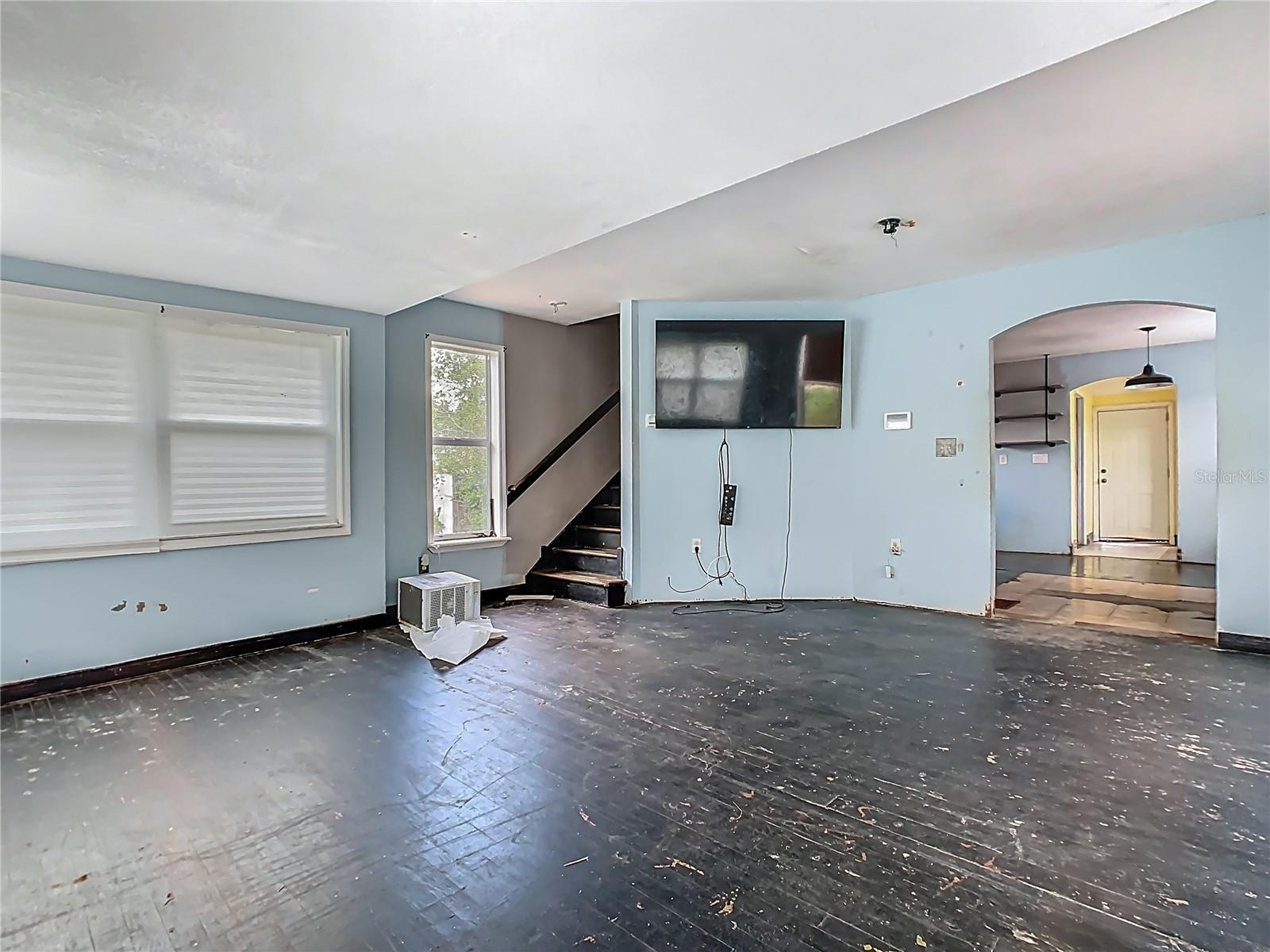Image 12 of 43 For 1504 Indiana Avenue