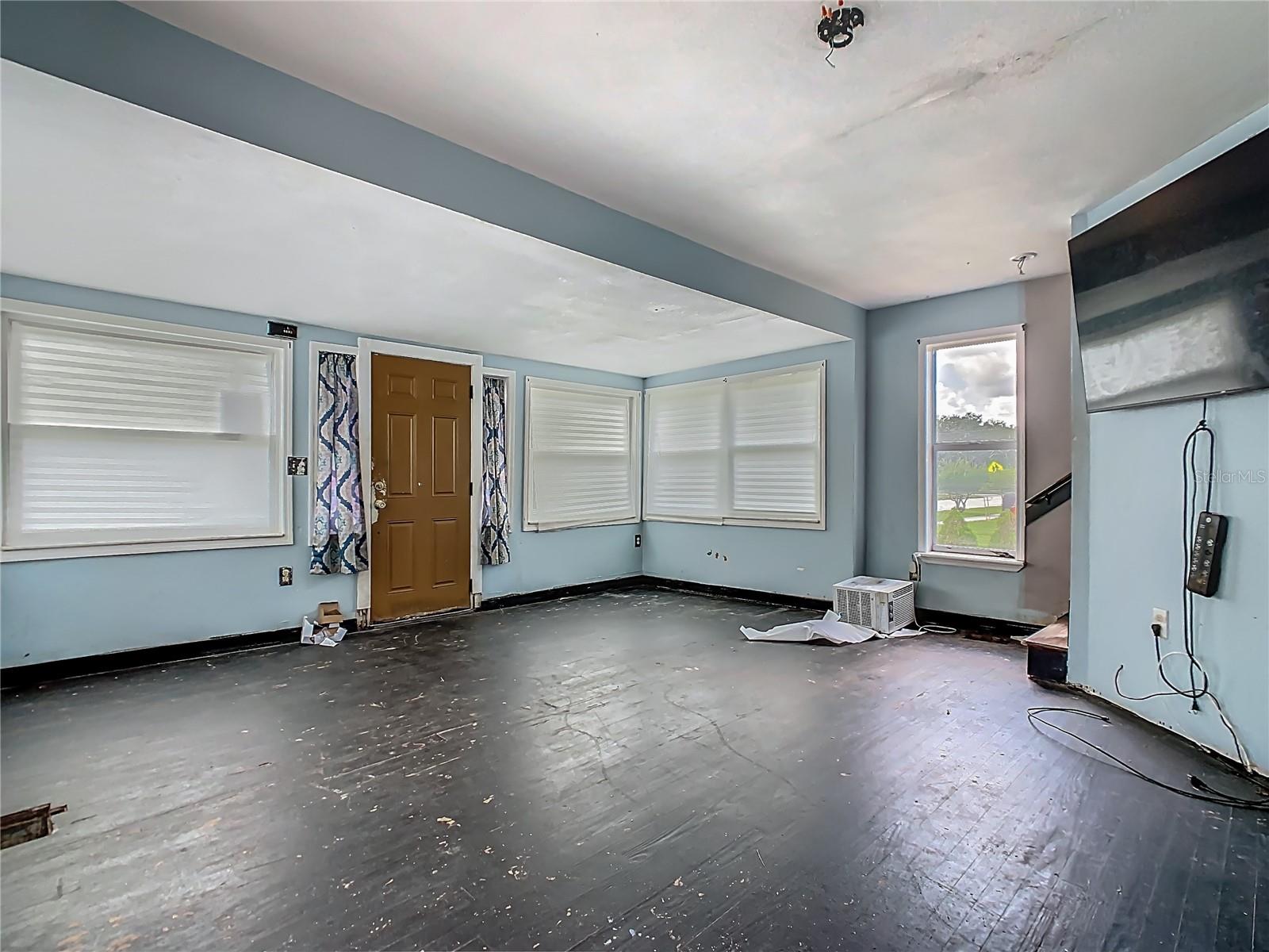 Image 14 of 43 For 1504 Indiana Avenue