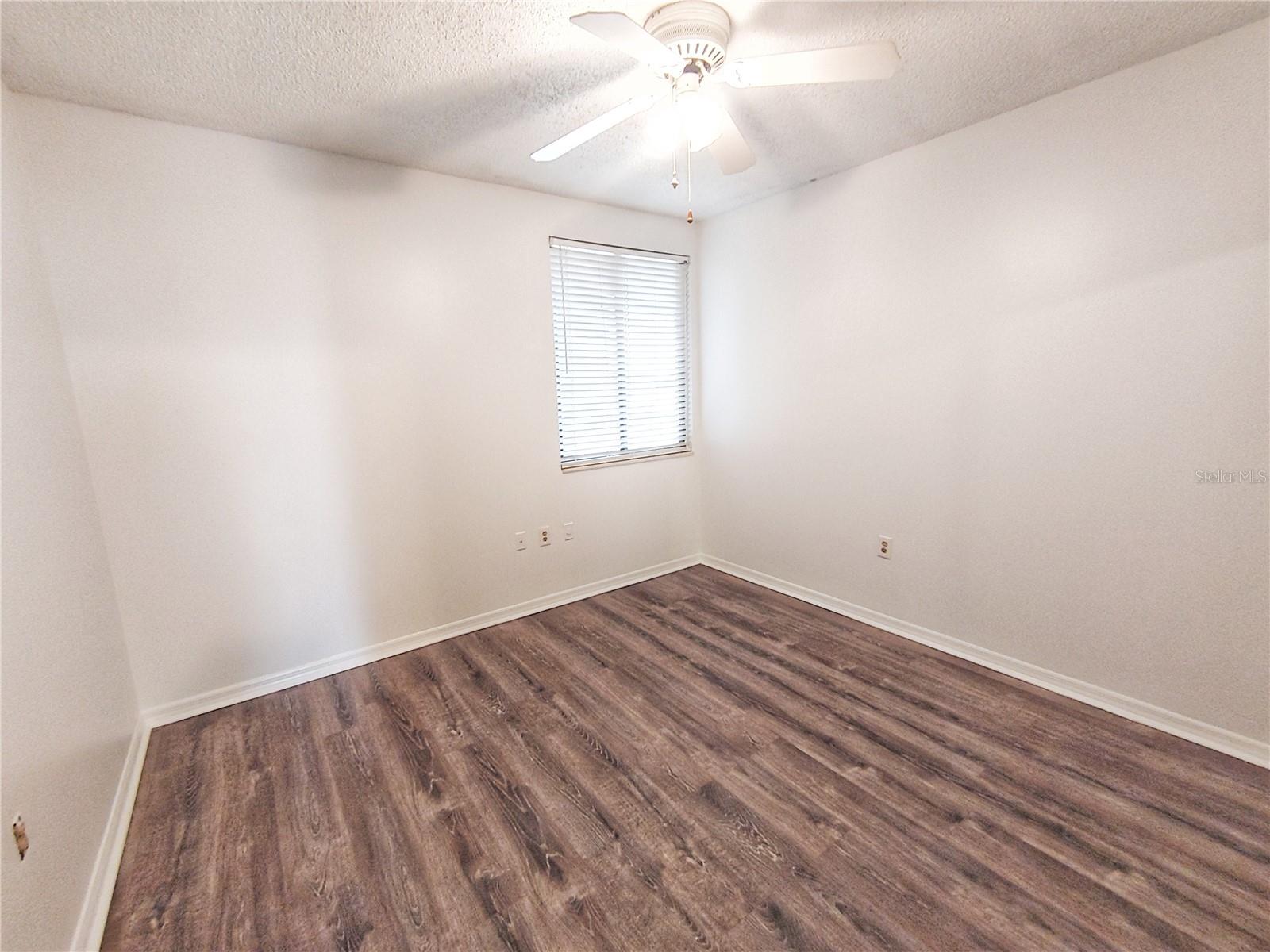 Image 10 of 12 For 401 Robinson Street 4