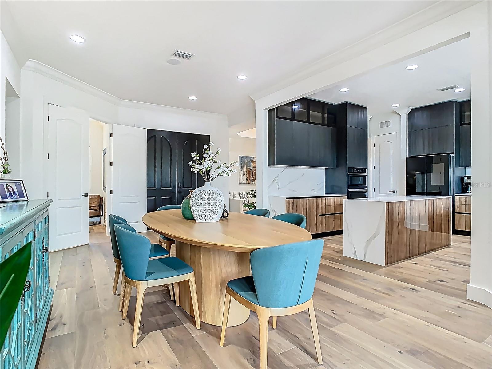 Image 18 of 98 For 9942 Hatton Circle