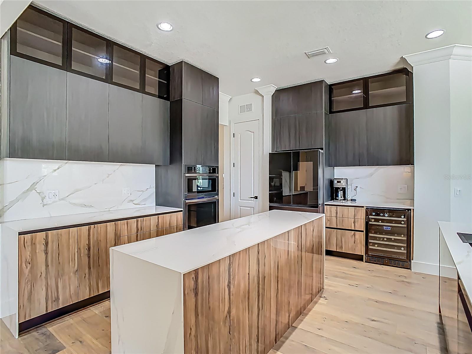 Image 23 of 98 For 9942 Hatton Circle