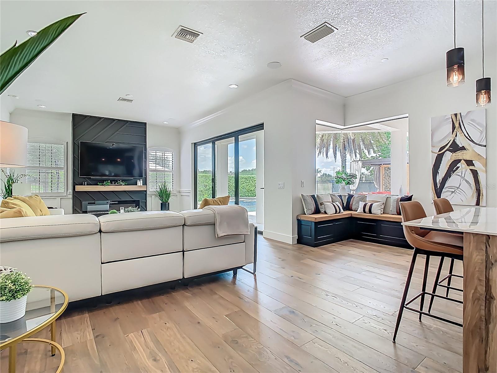 Image 32 of 98 For 9942 Hatton Circle
