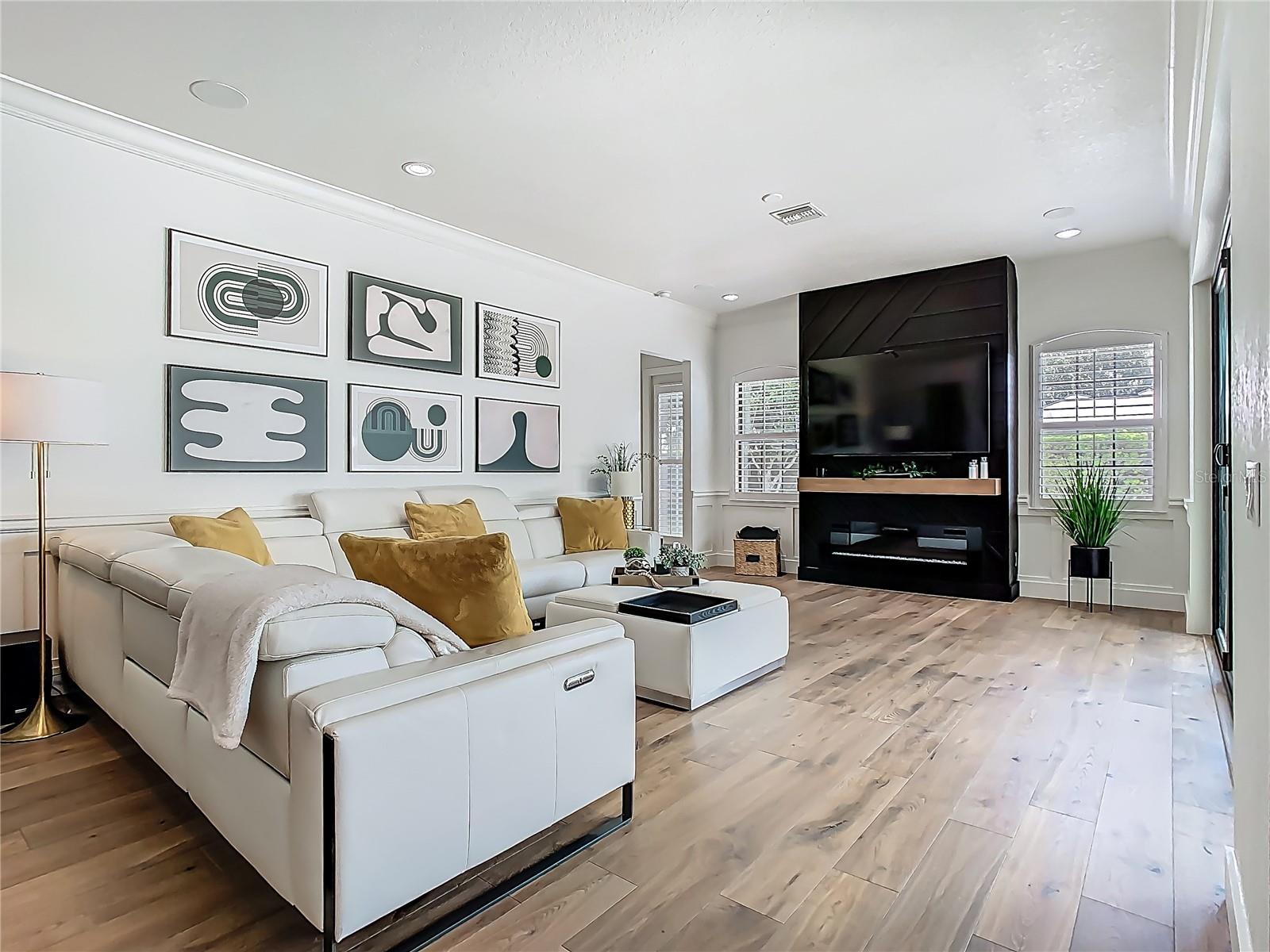 Image 33 of 98 For 9942 Hatton Circle