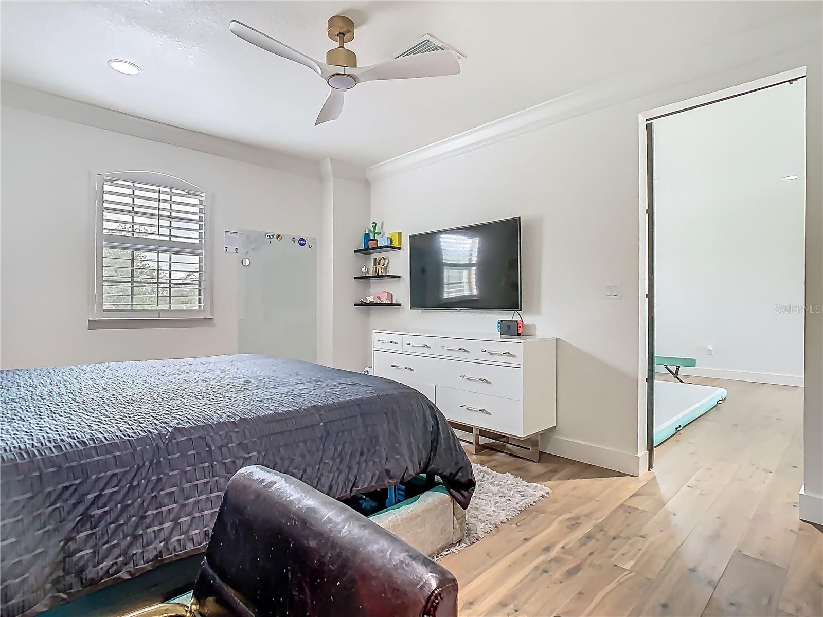 Image 75 of 98 For 9942 Hatton Circle