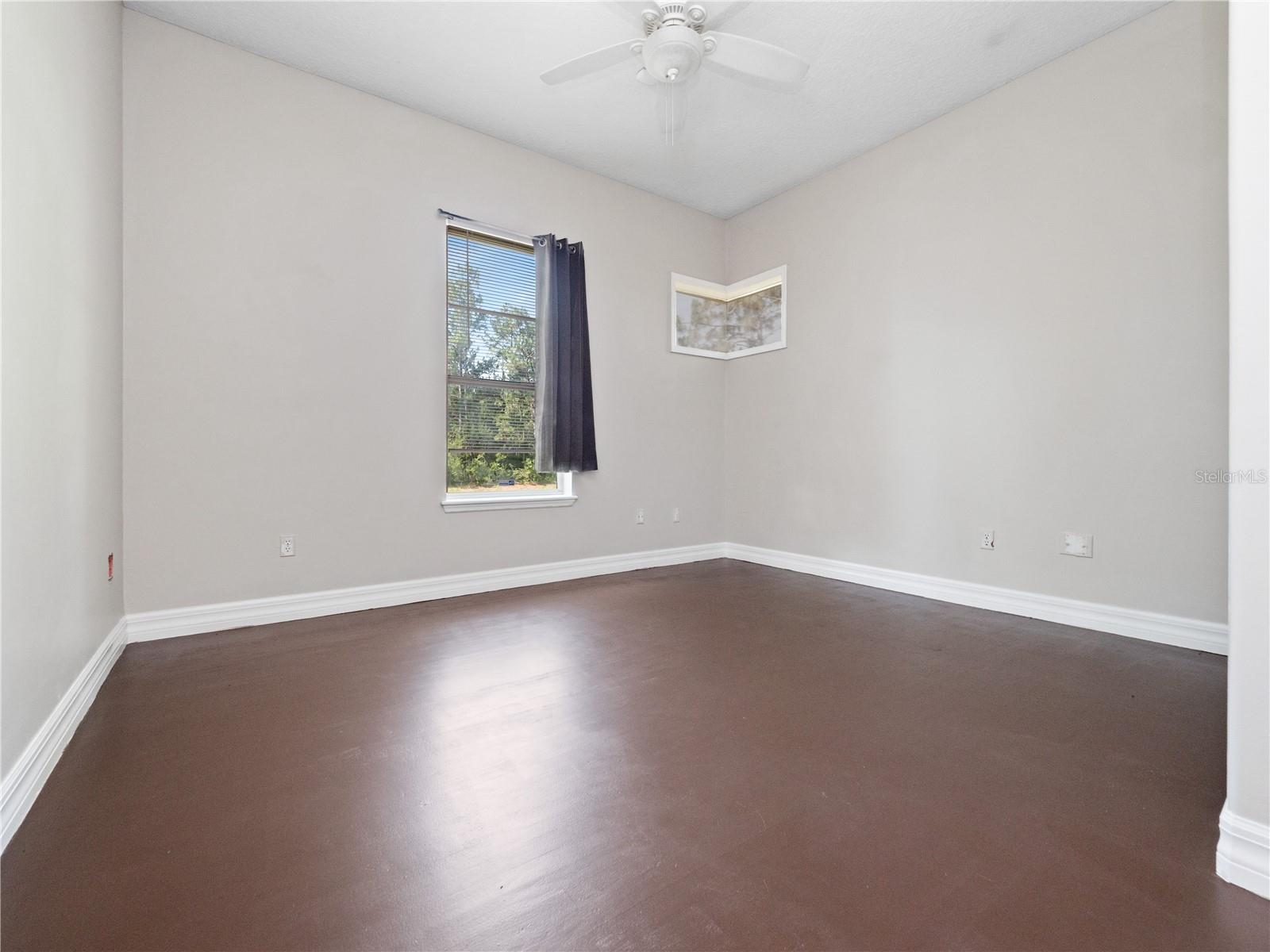 Image 14 of 21 For 19562 Majestic Street