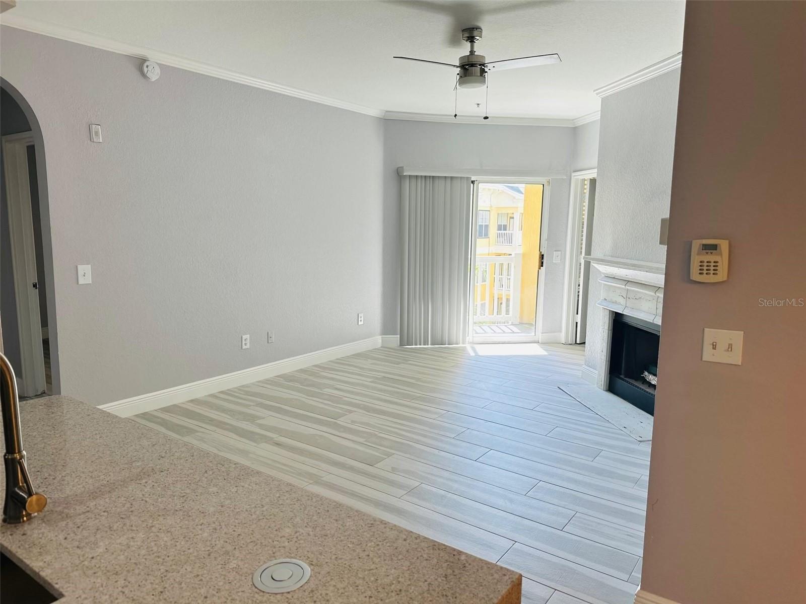 Image 6 of 15 For 860 Orange Avenue 460