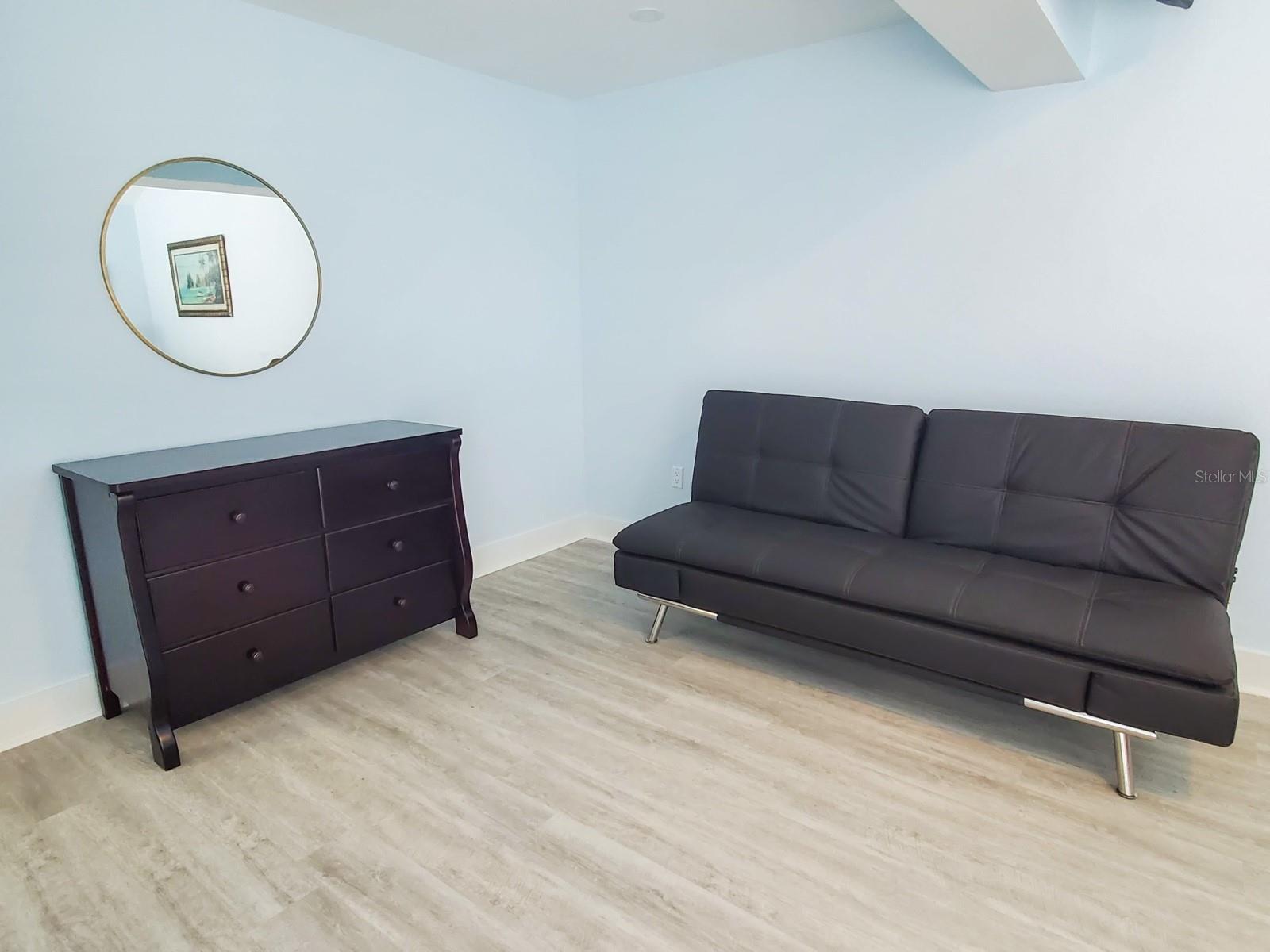 Image 15 of 29 For 215 Medallion Boulevard G
