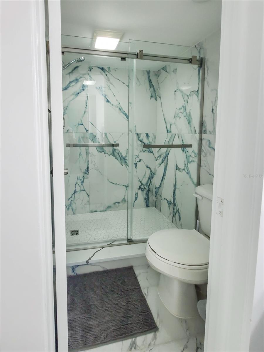 Image 18 of 29 For 215 Medallion Boulevard G