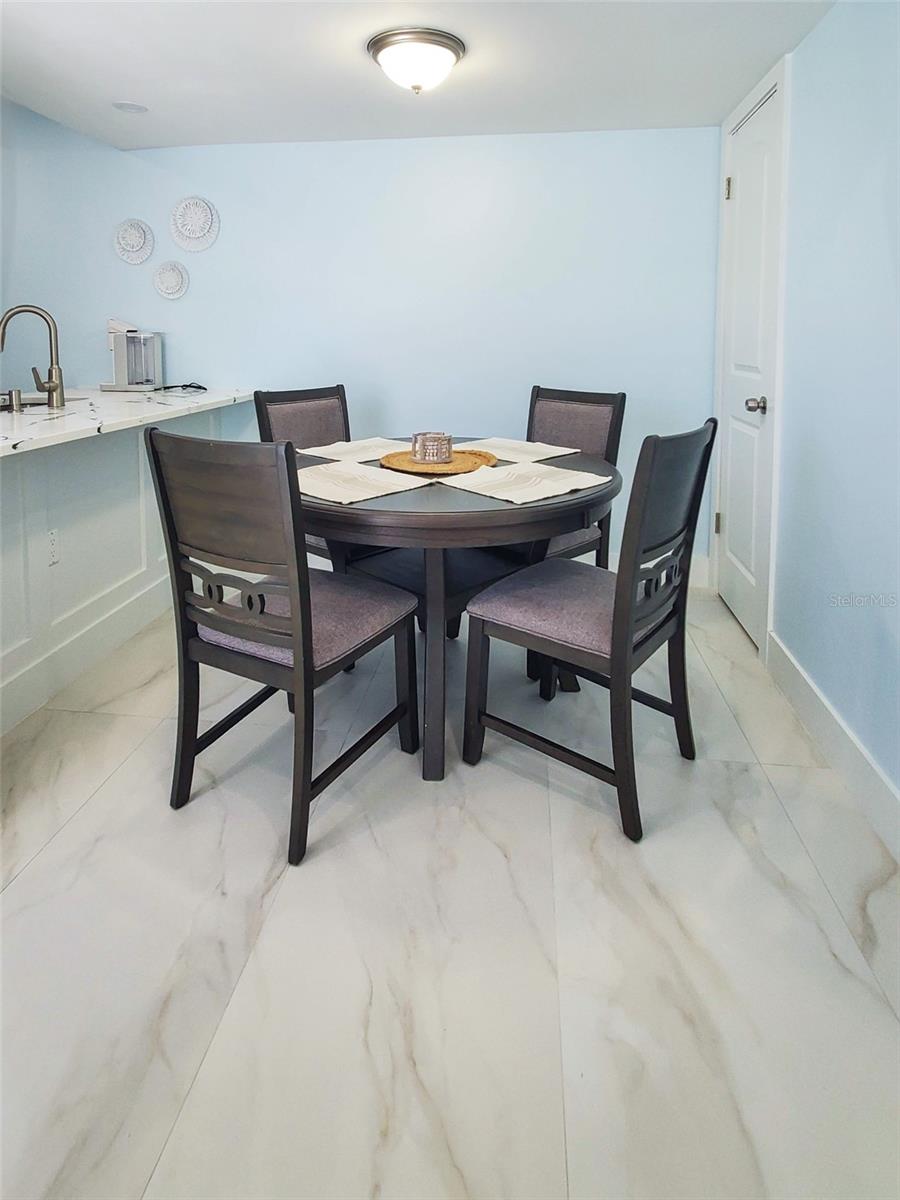 Image 9 of 29 For 215 Medallion Boulevard G