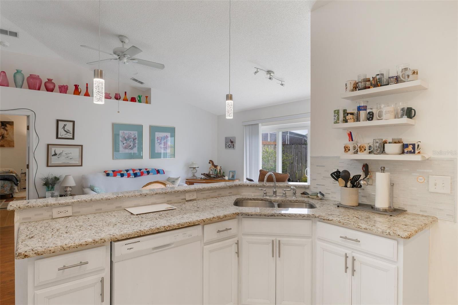 Image 11 of 25 For 109 Hunter Point Court