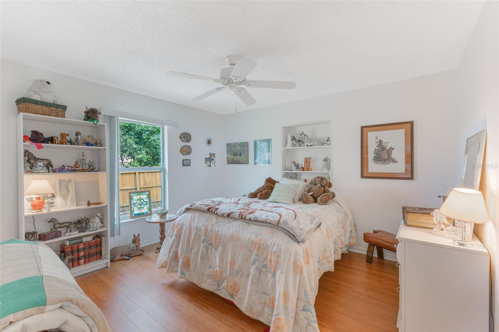 Image 15 of 25 For 109 Hunter Point Court