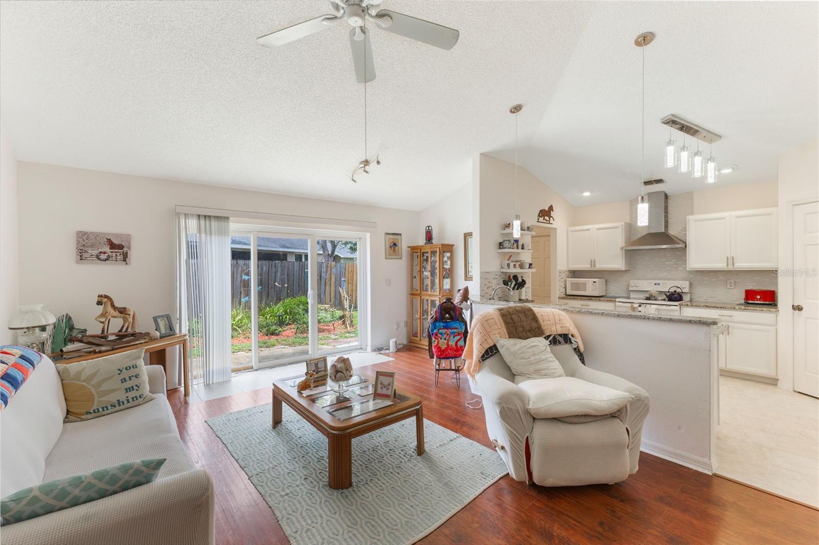 Image 7 of 25 For 109 Hunter Point Court