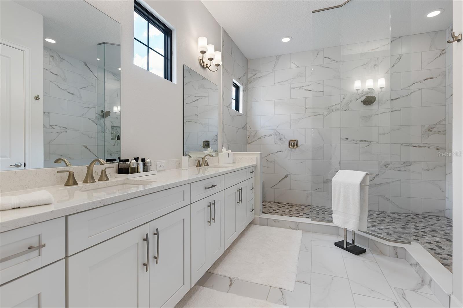Image 34 of 54 For 8113 Via Vittoria Way