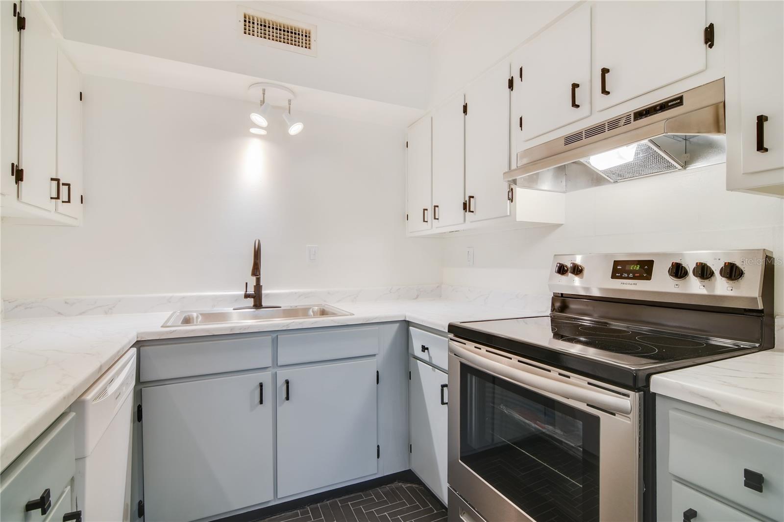 Image 10 of 20 For 2893 Osceola Avenue E6