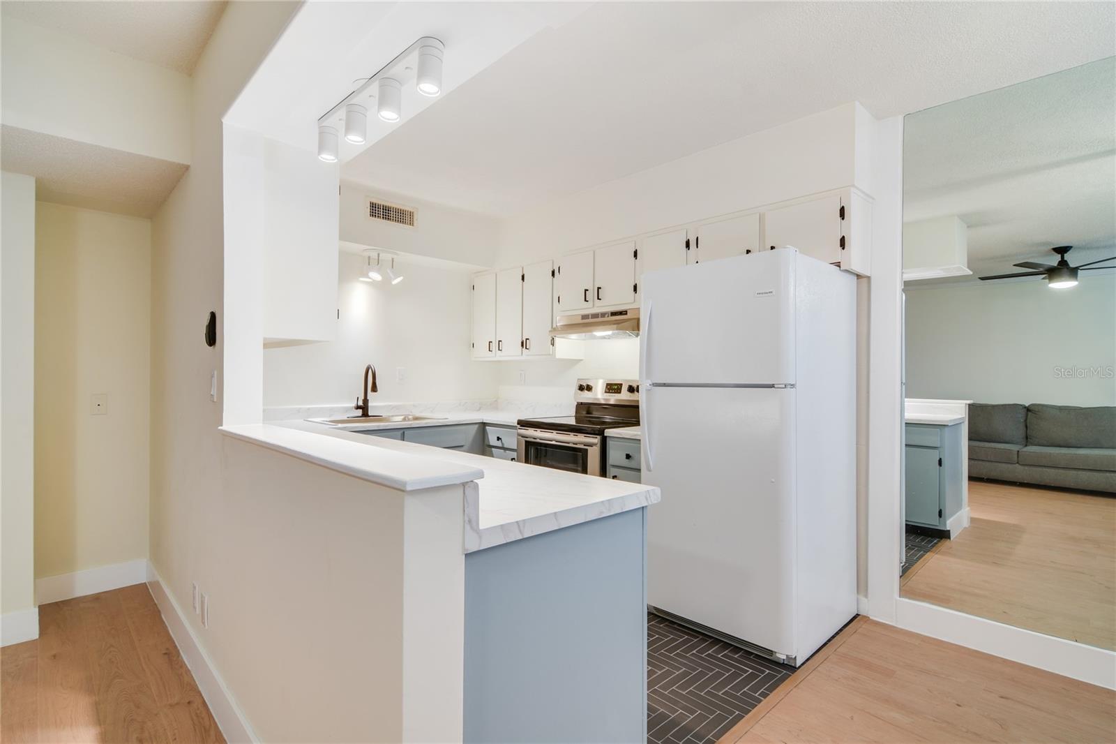 Image 9 of 20 For 2893 Osceola Avenue E6